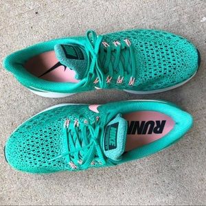 Nike Pegasus 35 Running Shoes 9.5 Green and Pink
